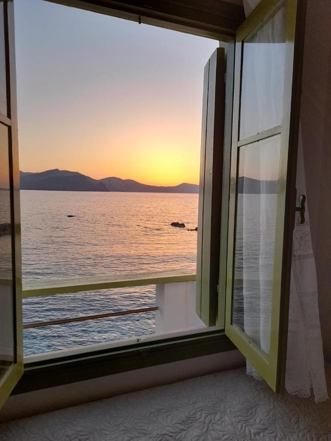 Milos By The Sea - Eco House Plaka  Экстерьер фото