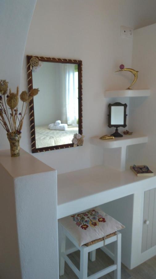 Milos By The Sea - Eco House Plaka  Экстерьер фото