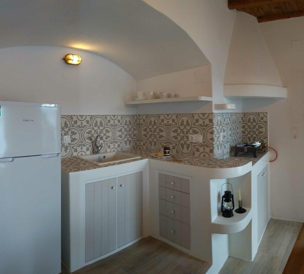 Milos By The Sea - Eco House Plaka  Экстерьер фото
