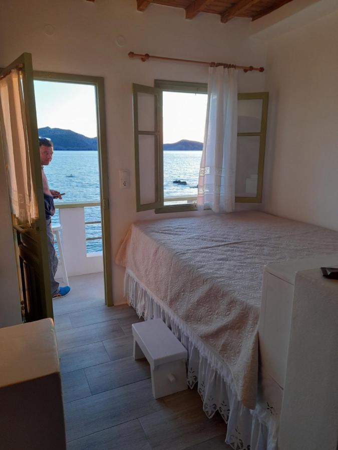 Milos By The Sea - Eco House Plaka  Экстерьер фото